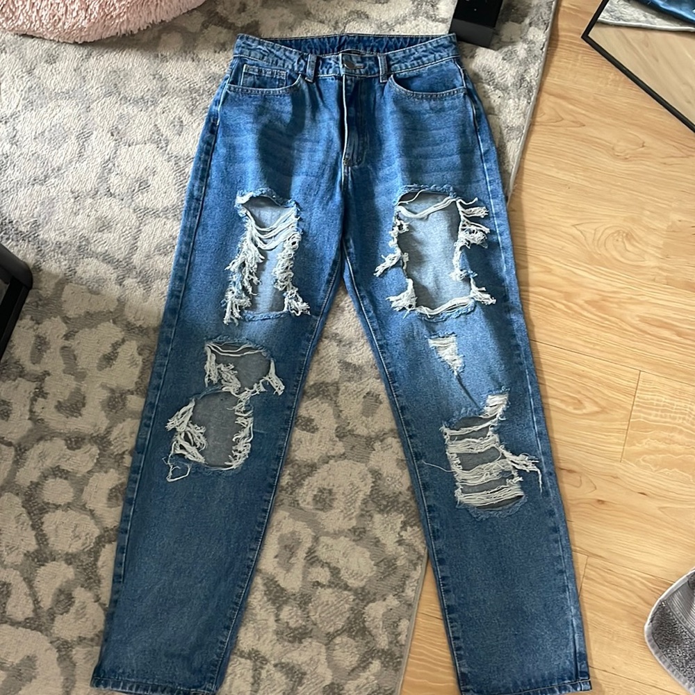 Ripped wide legs jeans